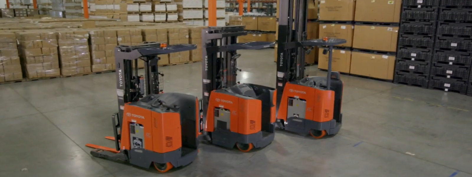 Reach truck